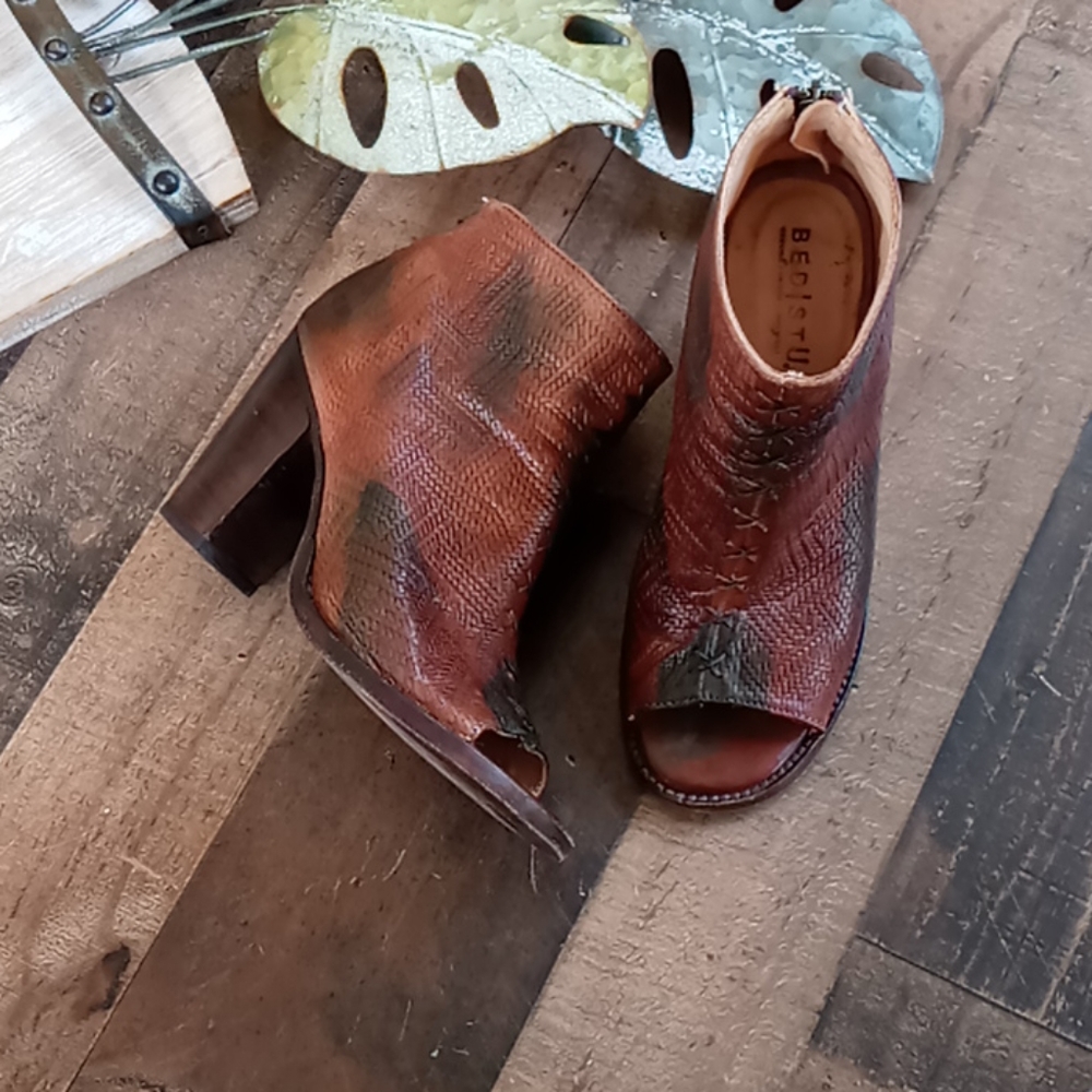 Bed|Stu Leather Ankle Peek Toe Booties